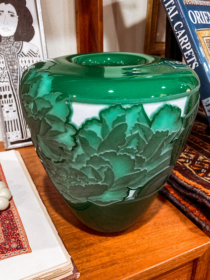 Nourot Art Glass Studio Valerie Surjan 1990 Green Cameo Glass Vase