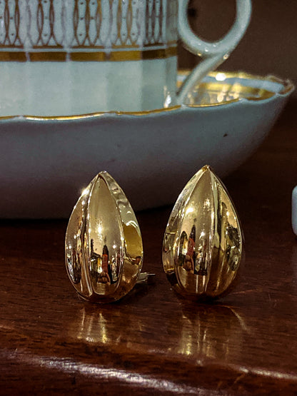 Vintage 5.1g 14K Yellow Gold Almond Shaped Dimensional Post Earrings