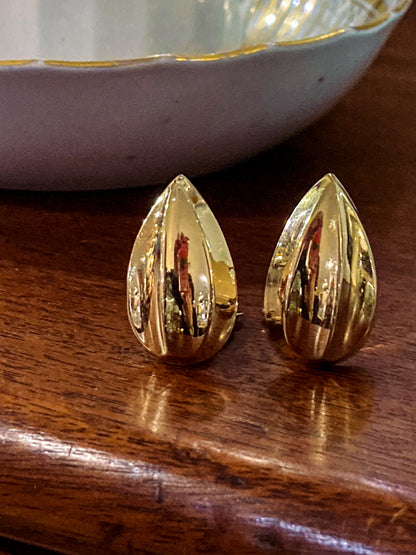 Vintage 5.1g 14K Yellow Gold Almond Shaped Dimensional Post Earrings