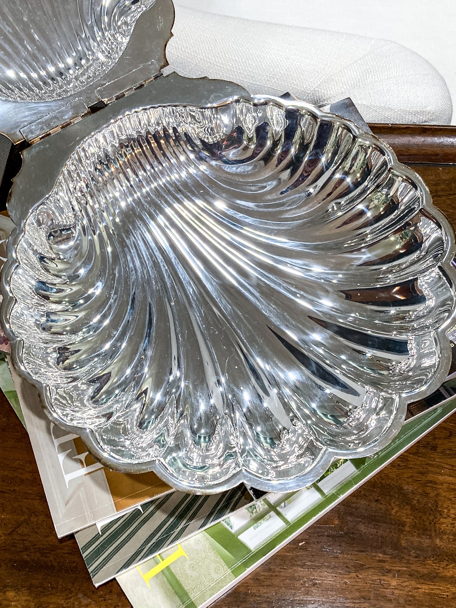 Vintage Regency Style Silver Plated Lidded Clamshell Footed Serving Dish