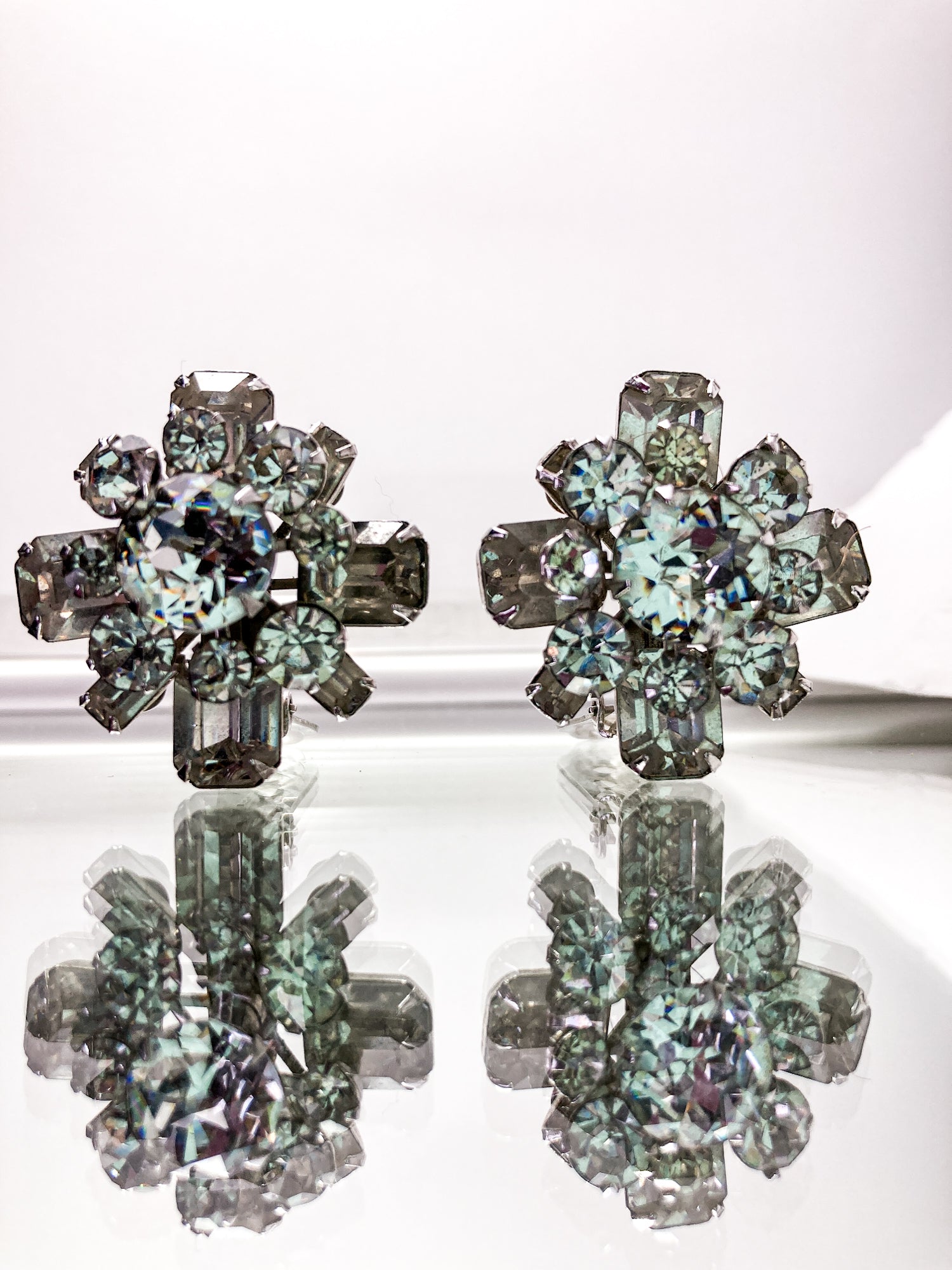 Vintage Reinad Clear Rhinestone Statement Clip On Earrings