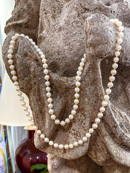 Vintage Single Strand 95 Cultured Pearl Hand-Knotted Necklace