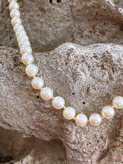 Vintage Single Strand 95 Cultured Pearl Hand-Knotted Necklace