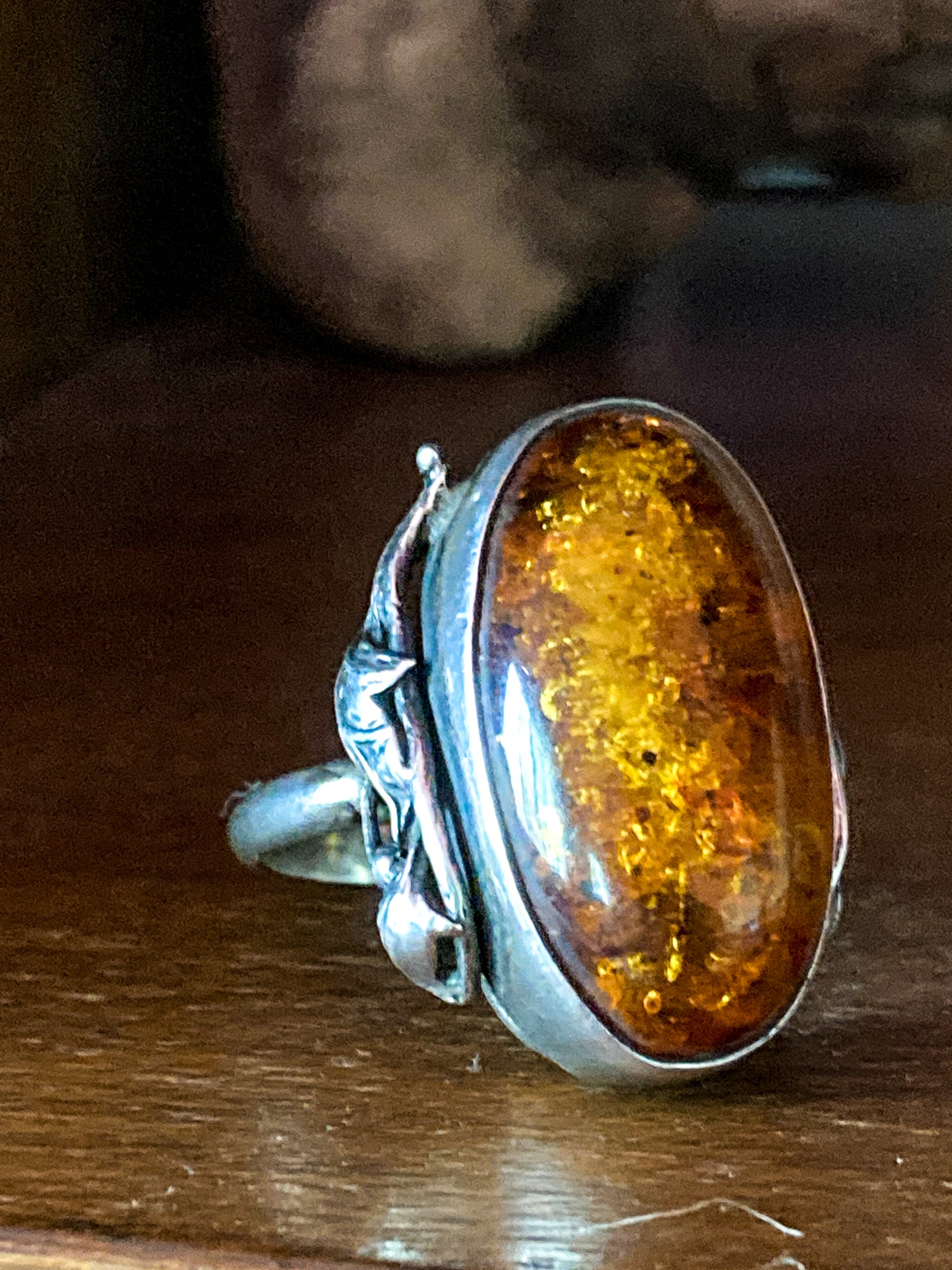 Vintage Sterling Silver Amber Cabochon Leaf Vine Detail Oval Cocktail Ring