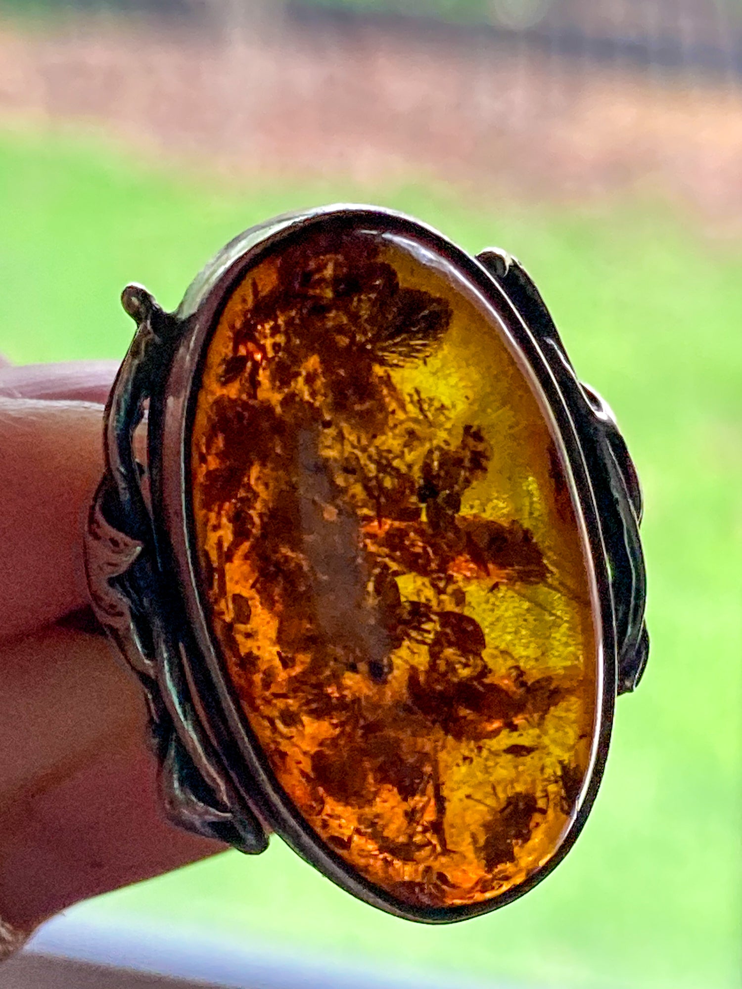Vintage Sterling Silver Amber Cabochon Leaf Vine Detail Oval Cocktail Ring