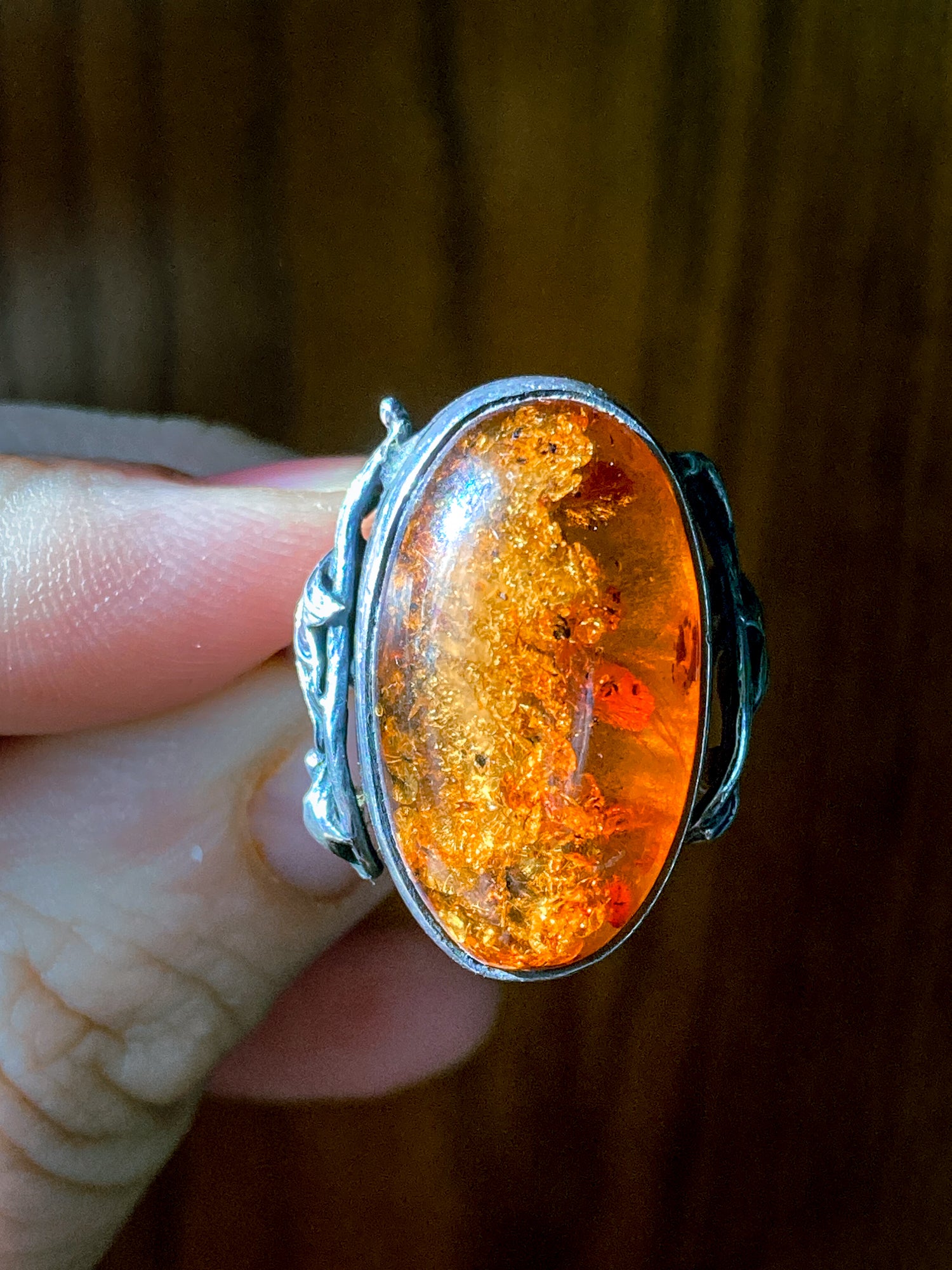 Vintage Sterling Silver Amber Cabochon Leaf Vine Detail Oval Cocktail Ring