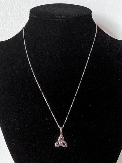 Vintage Sterling Silver 925 Solvar Irish Trinity Knot Italian Chain Necklace