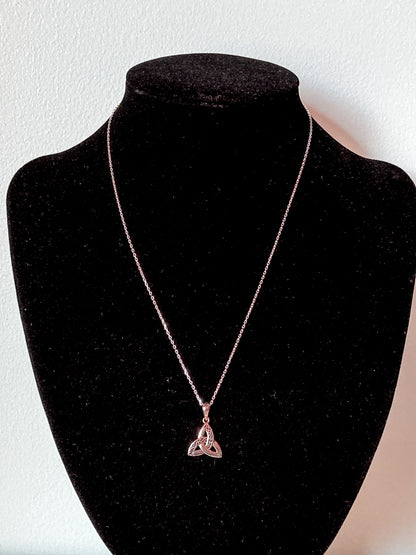 Vintage Sterling Silver 925 Solvar Irish Trinity Knot Italian Chain Necklace