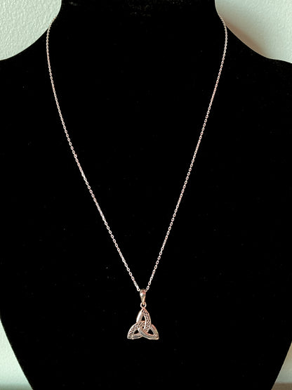 Vintage Sterling Silver 925 Solvar Irish Trinity Knot Italian Chain Necklace
