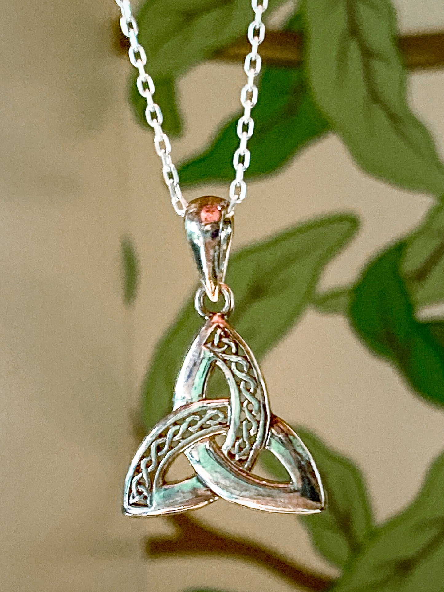 Vintage Sterling Silver 925 Solvar Irish Trinity Knot Italian Chain Necklace