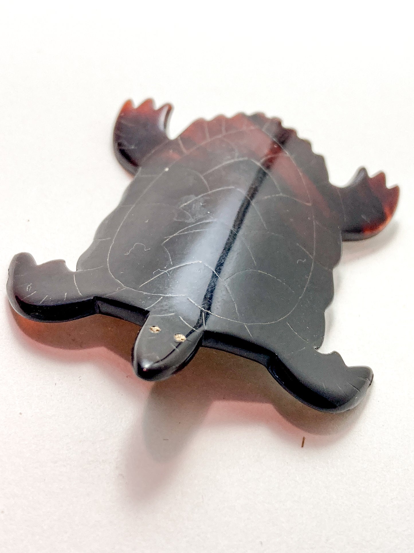 Vintage Turtle Shaped Curved Tortoise Brown Shell Bakelite Brooch Pin
