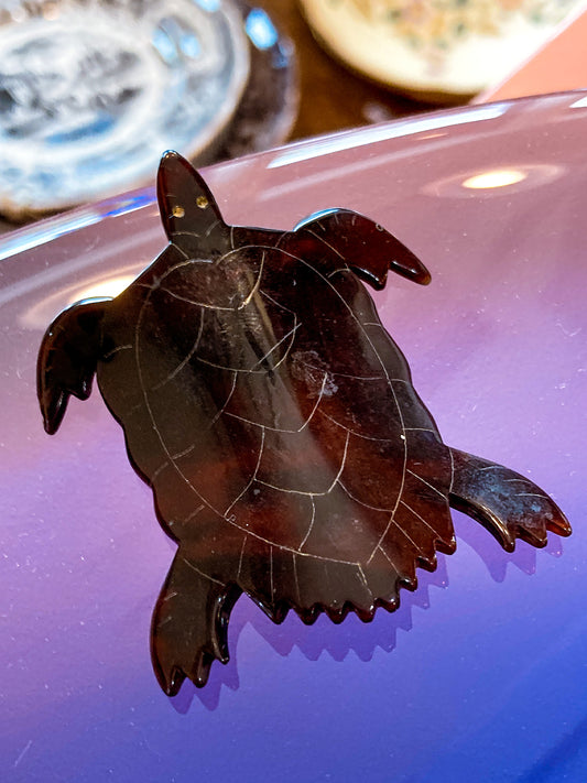 Vintage Turtle Shaped Curved Tortoise Brown Shell Bakelite Brooch Pin