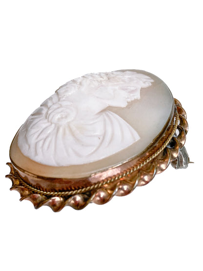 Vintage Twist Oval Gold Toned Italian Shell Carved Cameo Brooch Pin