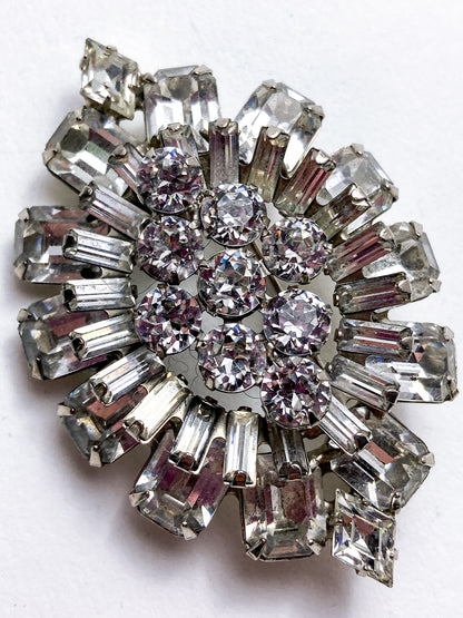 Vintage Weiss Dazzling Rhinestone Eye Shaped Brooch Pin