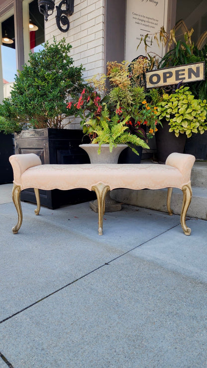 1960s Italian Louis XV Style Painted Gilt Wood Frame Cream Upholstered Bench