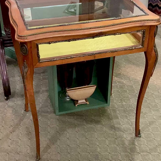 Vintage Louis XV Style Hinged Lidded Vitrine Glass Curio Wood Side Table