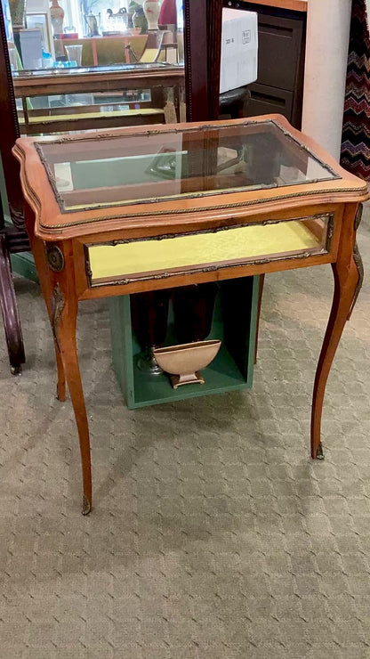 Vintage Louis XV Style Hinged Lidded Vitrine Glass Curio Wood Side Table