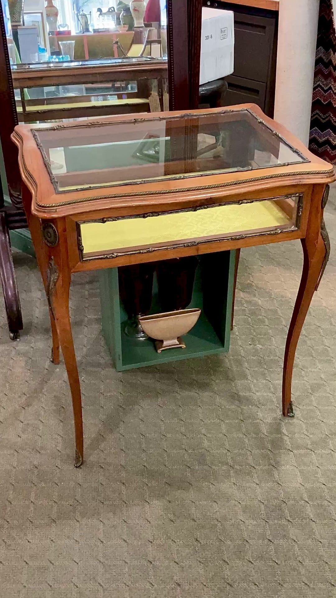 Vintage Louis XV Style Hinged Lidded Vitrine Glass Curio Wood Side Table
