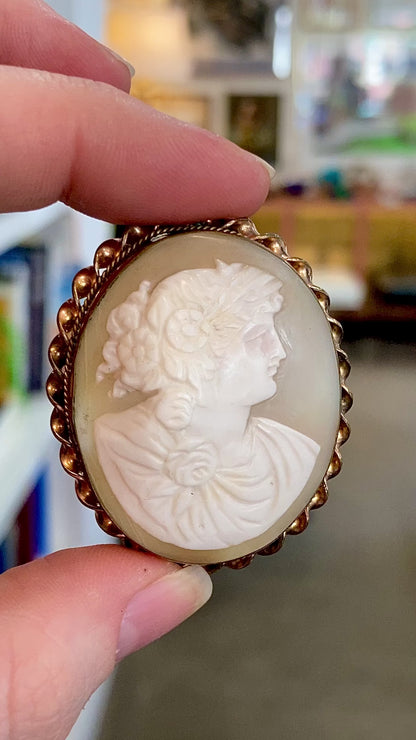 Vintage Twist Oval Gold Toned Italian Shell Carved Cameo Brooch Pin