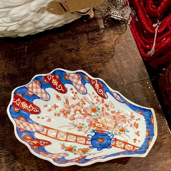 Antique Imari Floral Motif Shell Shaped Japanese Porcelain Dish Tray Video