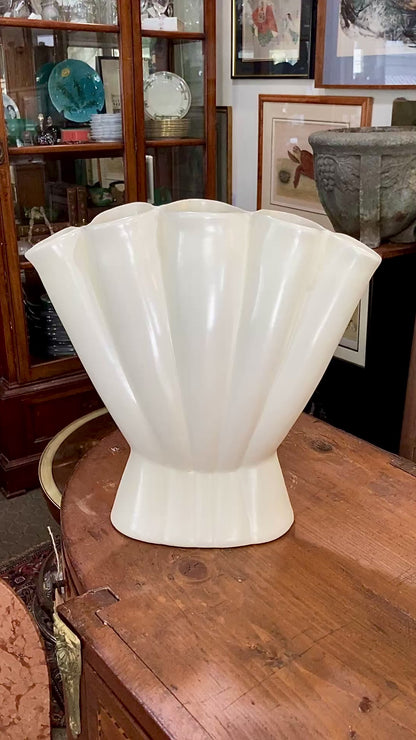 Vintage 1940s Red Wing Cream Gladiolus #416 Ceramic Fan Scalloped Vase