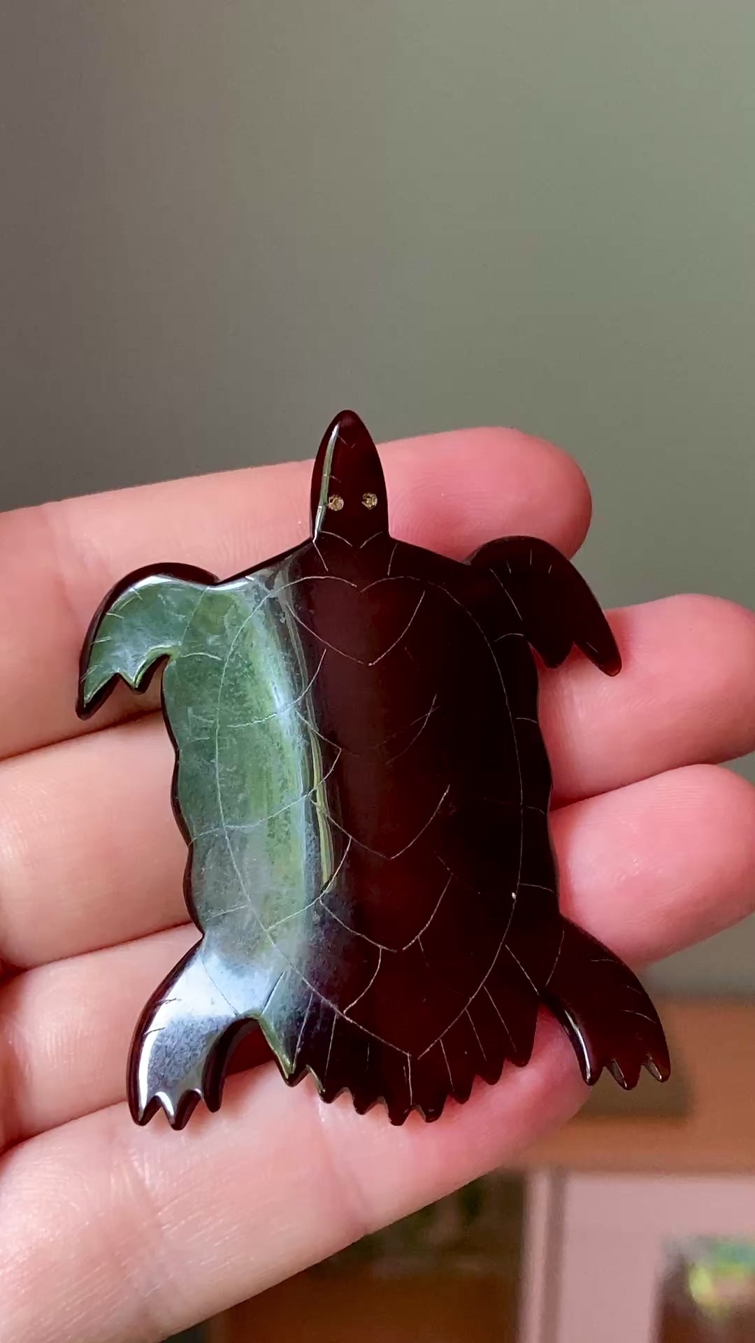 Vintage Turtle Shaped Curved Tortoise Brown Shell Bakelite Brooch Pin