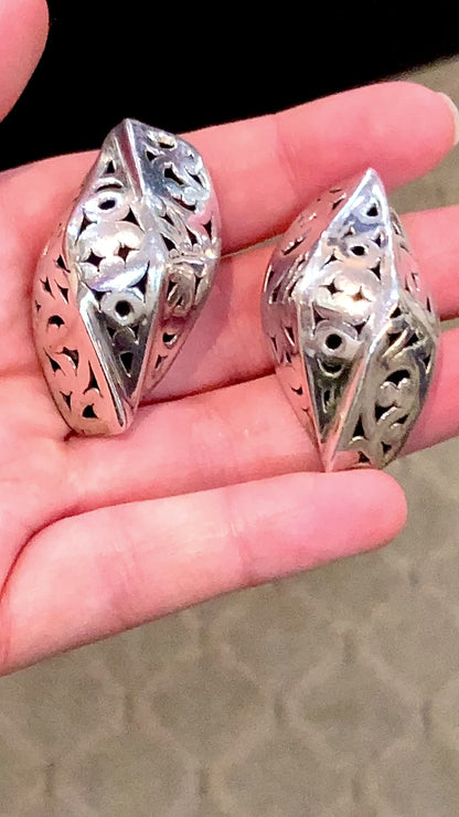Vintage Indonesian Sterling Silver Openwork Geometric Dimensional Clip On Earrings