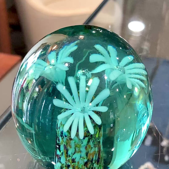 Vintage Kitschy Three Daisy Flowers Handblown Blue Glass Egg Paperweight