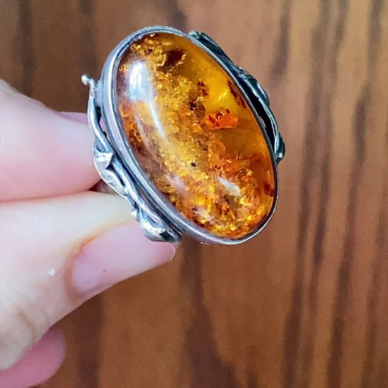 Vintage Sterling Silver Amber Cabochon Leaf Vine Detail Oval Cocktail Ring