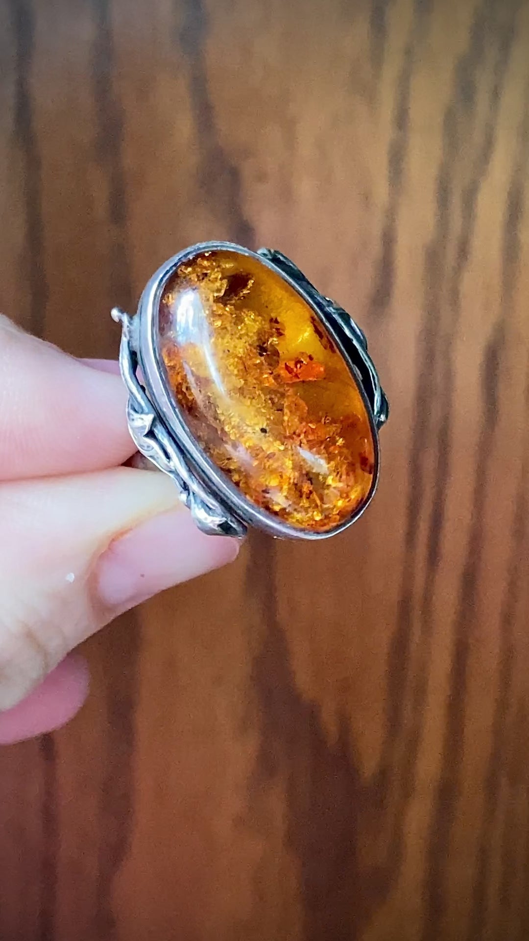 Vintage Sterling Silver Amber Cabochon Leaf Vine Detail Oval Cocktail Ring