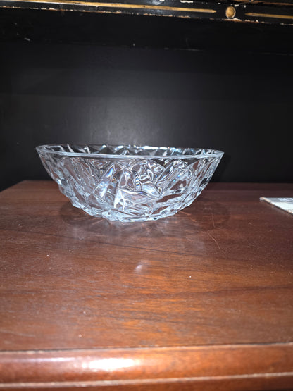 Tiffany and Co. Rock Cut Pattern Clear Crystal 9 Inch Decorative Serving Bowl