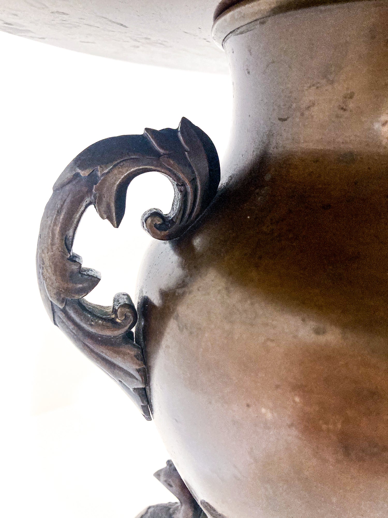 Antique Japanese Yoshimasa Bronze Crab Ocean Motif Ikebana Vase Close Up Handle