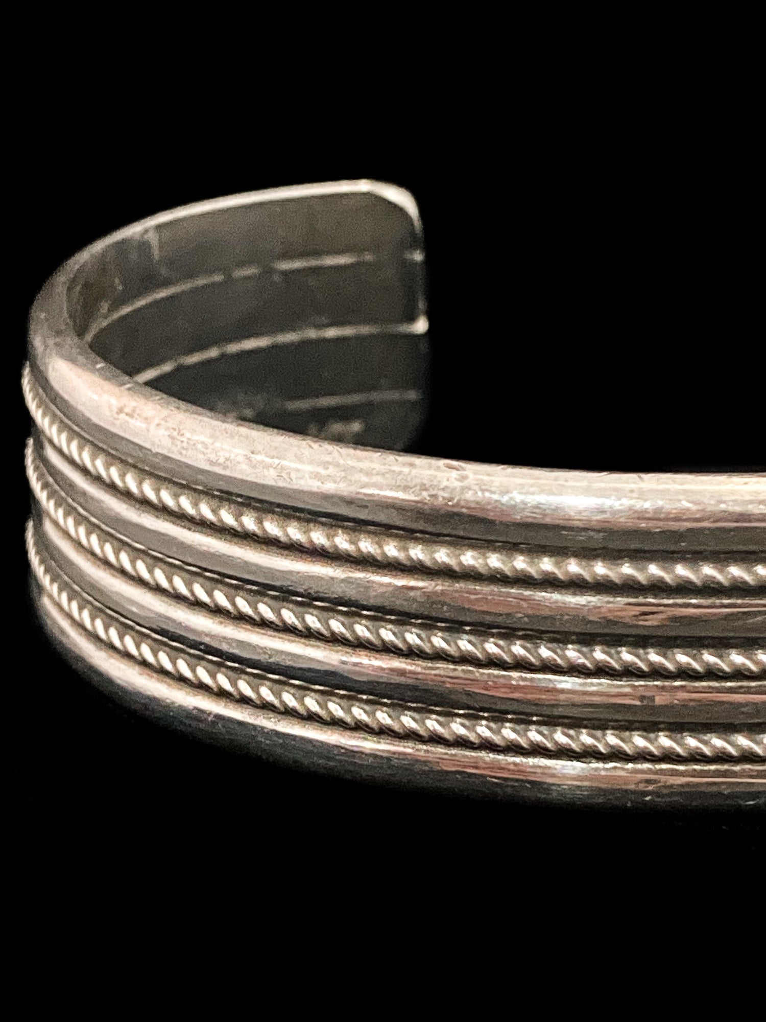 Vintage Navajo Sterling Silver Ribbed Braided Illusion Multi Cuff Bracelet Close Up Detail