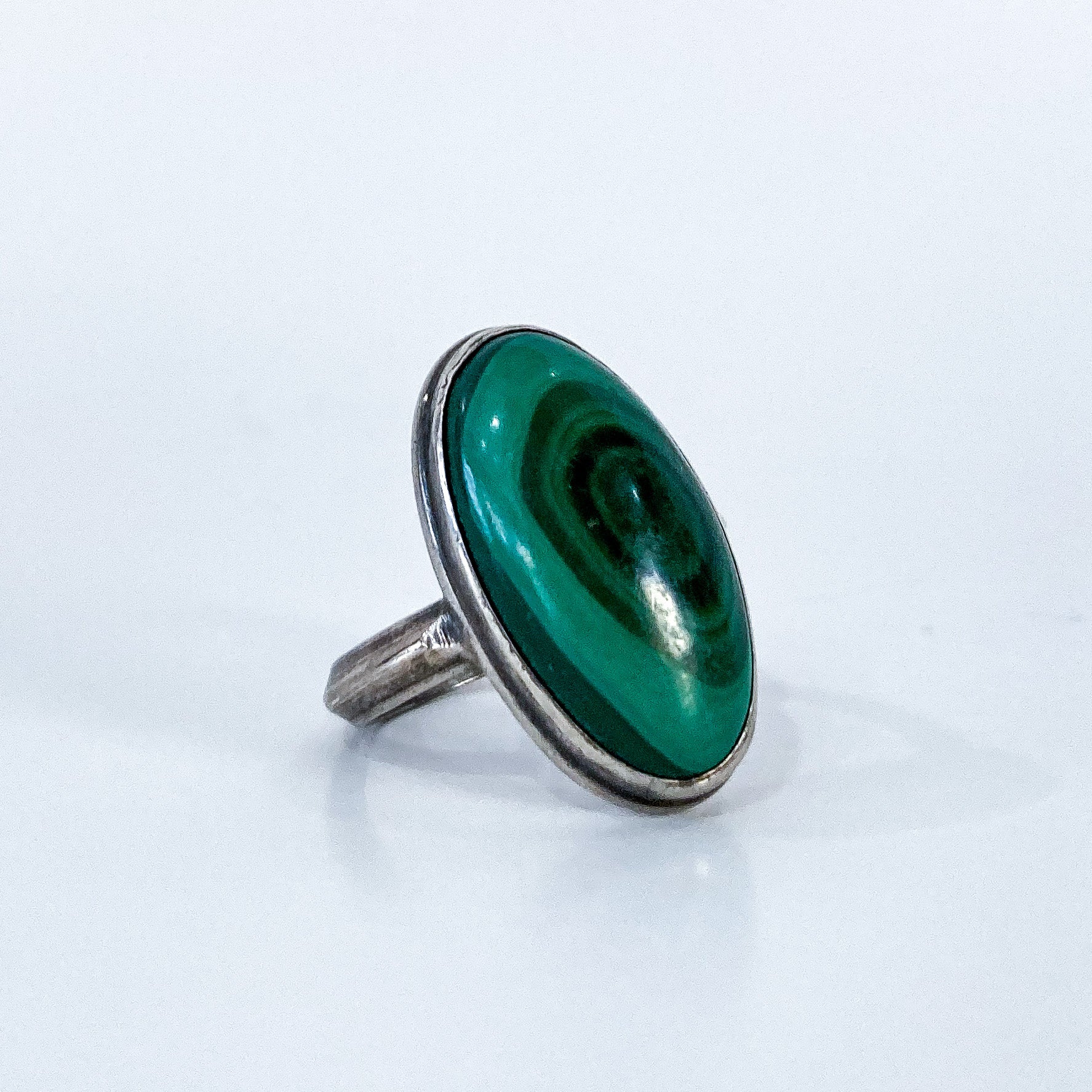Vintage Domed Oval Swirling Rich Green Malachite Sterling Silver Ring Slightly Angled