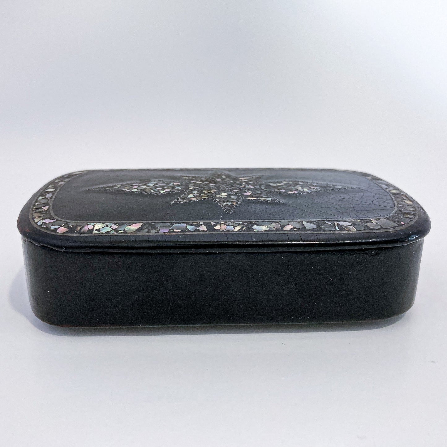 19th Century Antique Abalone Shell Inlay Papier-Mache English Snuff Box Front