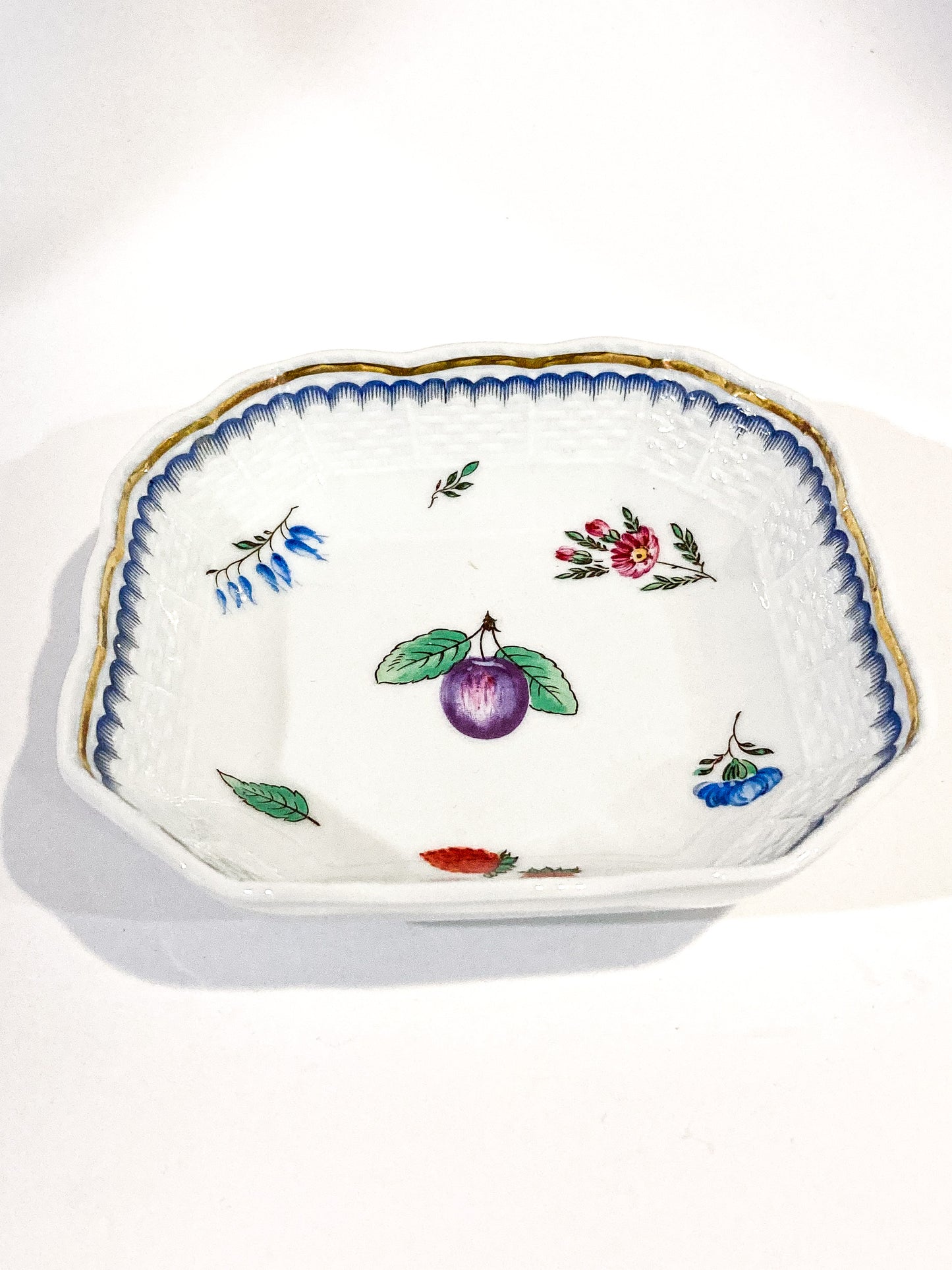 Vintage Richard Ginori Plum Floral Porcelain Italian Small Square Dish Side 1