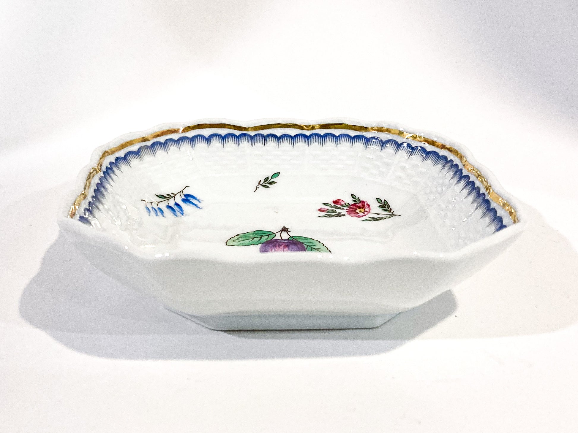 Vintage Richard Ginori Plum Floral Porcelain Italian Small Square Dish Side 2
