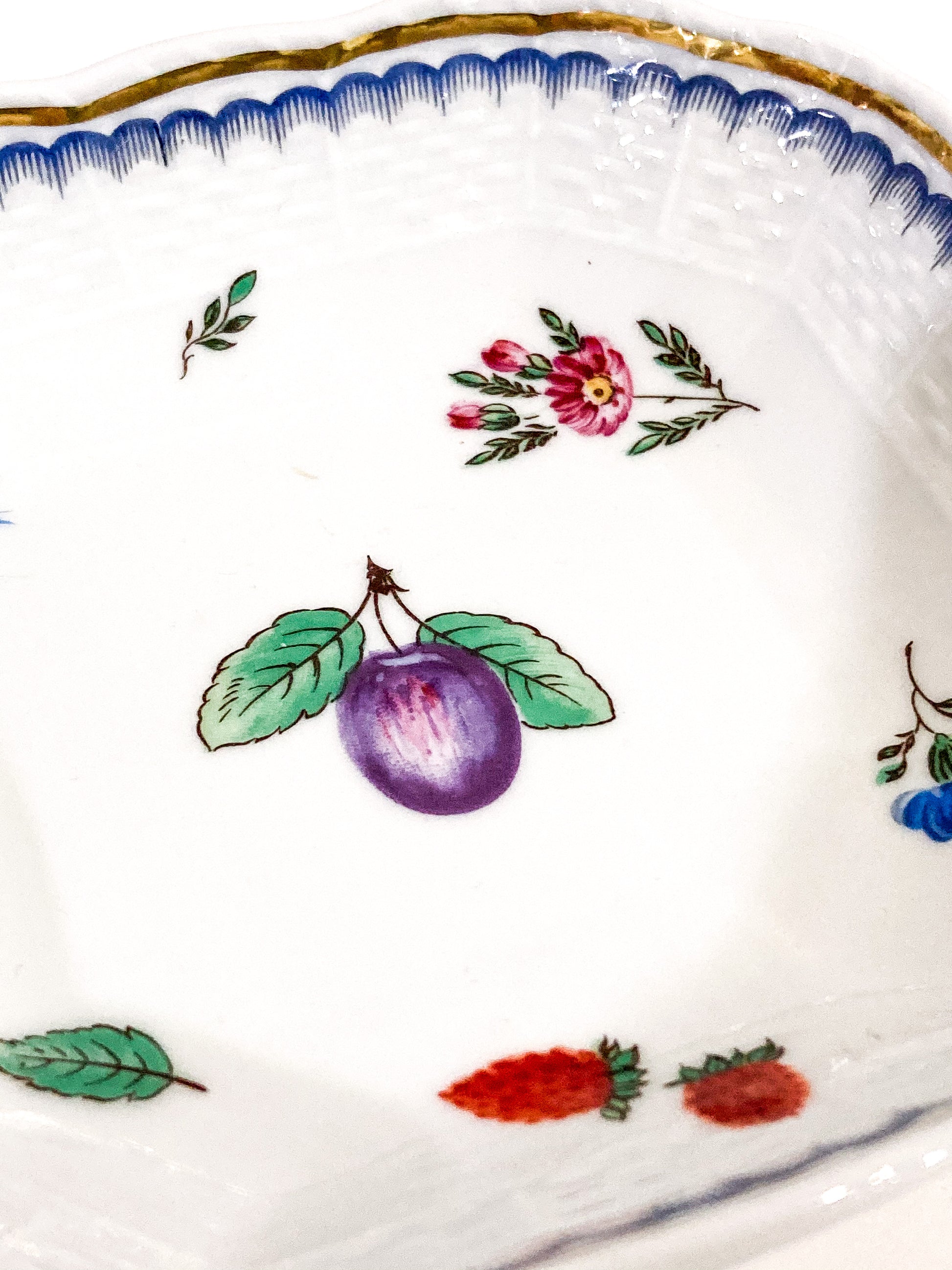 Vintage Richard Ginori Plum Floral Porcelain Italian Small Square Dish Close Up Painting