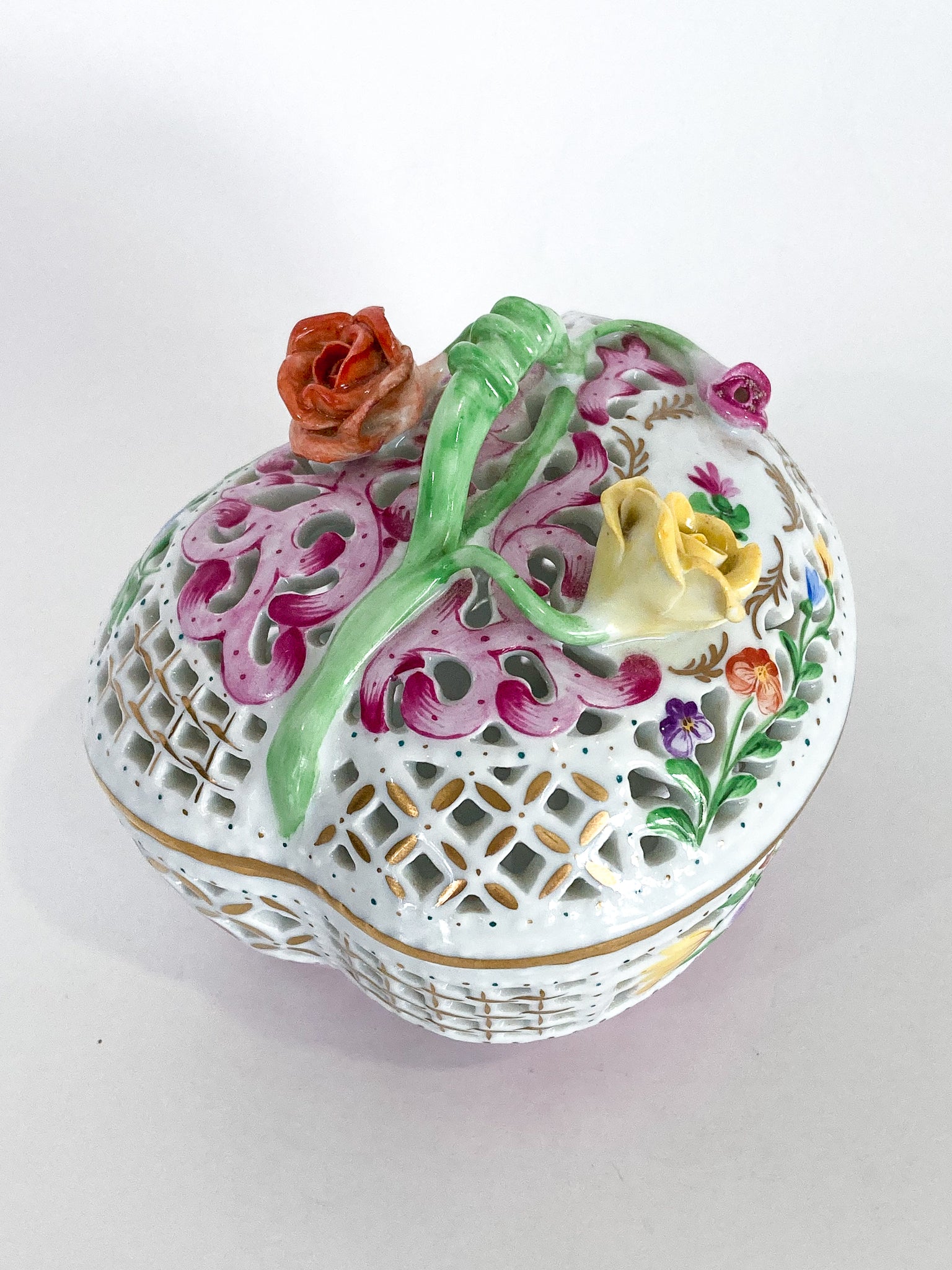 Herend Hand Painted Floral Lattice Reticulated Porcelain Rose Heart Box