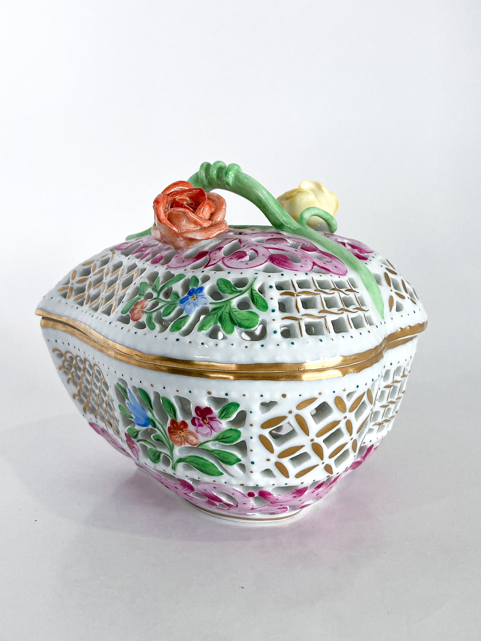 Herend Hand Painted Floral Lattice Reticulated Porcelain Rose Heart Box