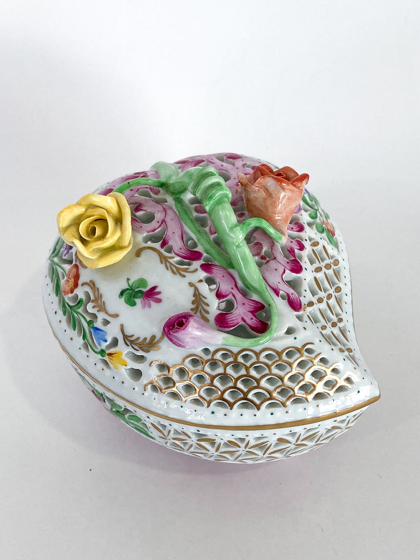 Herend Hand Painted Floral Lattice Reticulated Porcelain Rose Heart Box