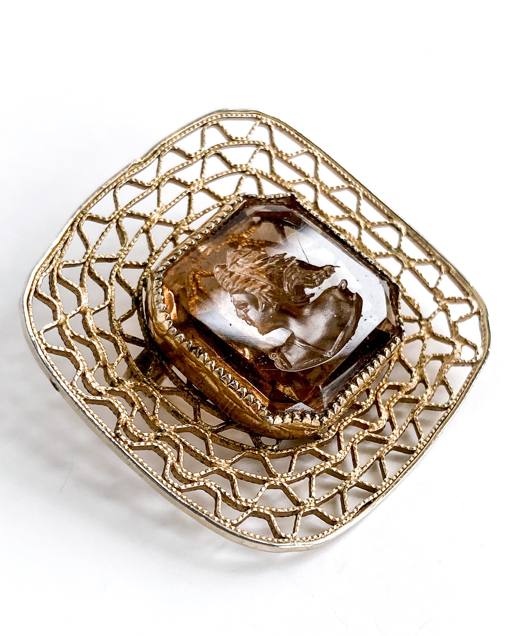 Vintage Intaglio Relief Classic Cameo Gold Toned Filigree Brooch Pin Side 1